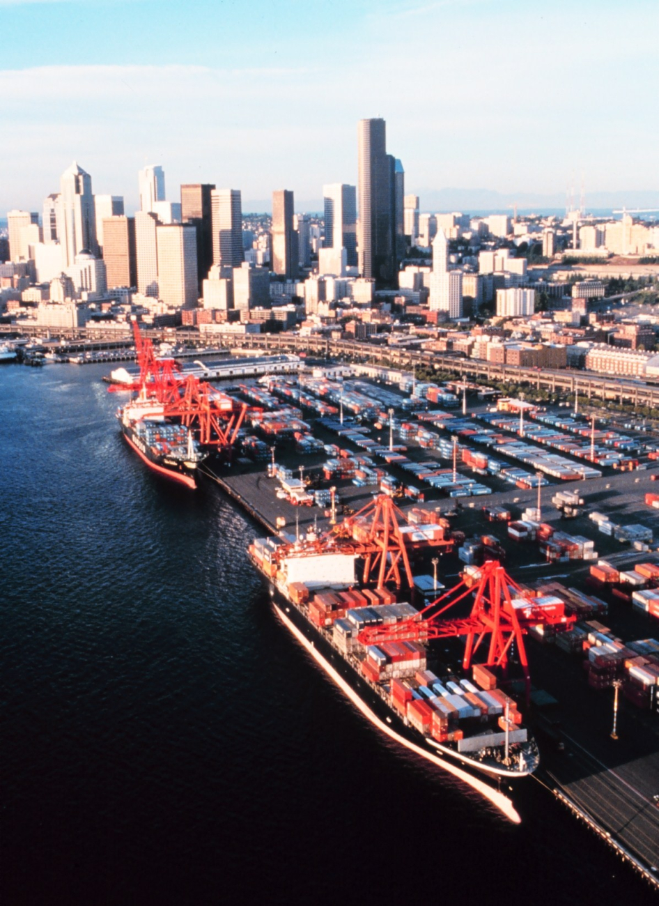 The containership piers at Seattle line0531.jpg The containership piers at Seattle