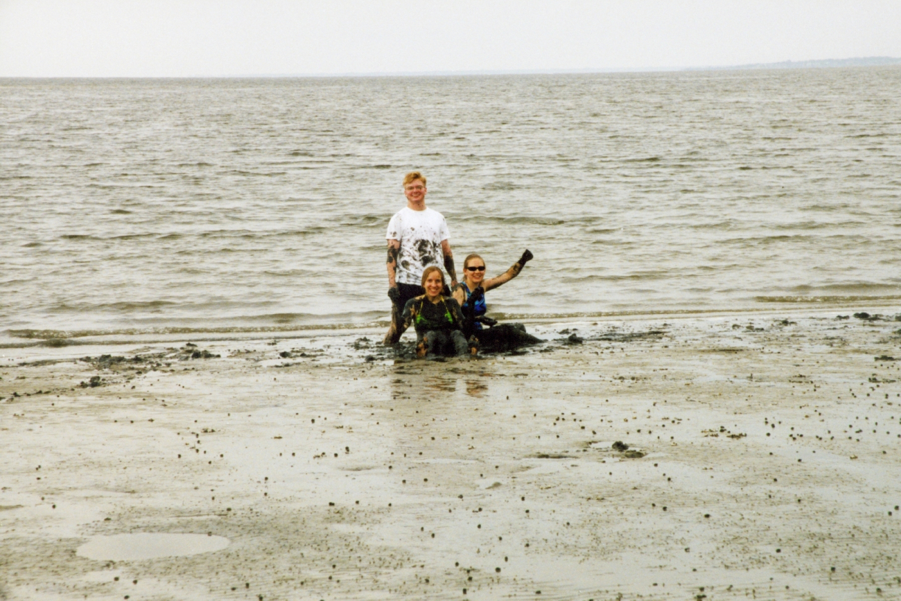 Mud bottom, as opposed to sand bottom, characterizes much of the near shorearea on the sounds and tidal creeks of Georgia's Golden Isles (Image credit: Julia Brownlee) Mud bottom, as opposed to sand bottom, characterizes much of the near shorearea on the sounds and tidal creeks of Georgia's Golden Isles