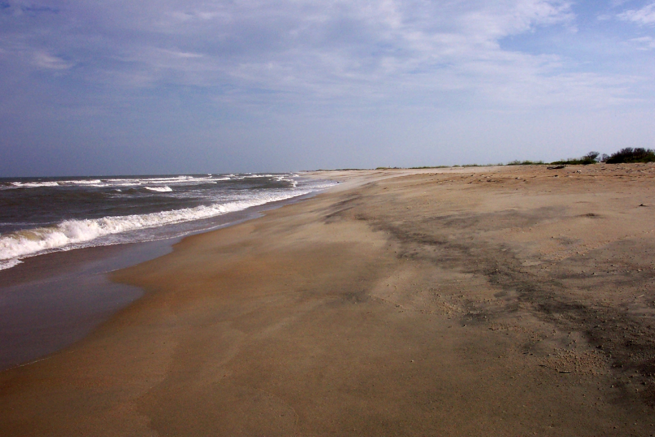 Looking south on a deserted segment of Cape Hatteras Beach (Image credit: Captain Albert E. Theberge) Looking south on a deserted segment of Cape Hatteras Beach