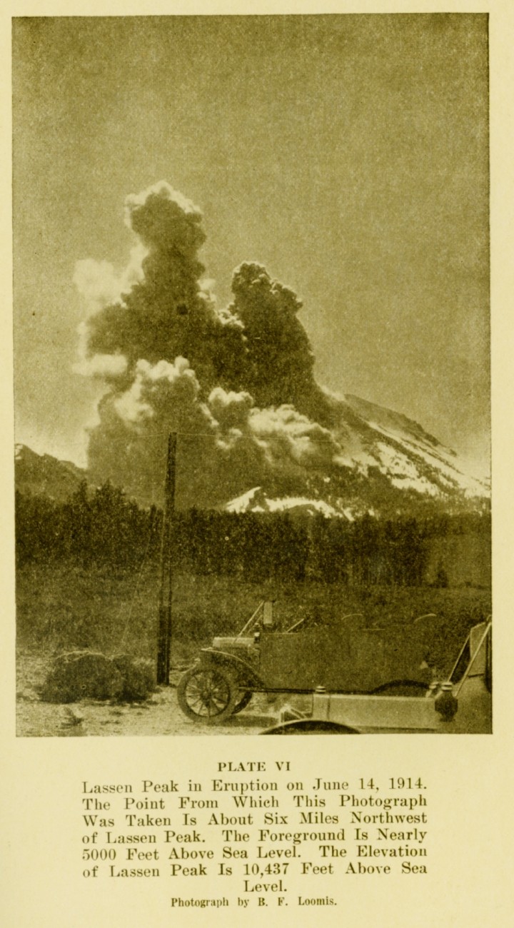 Lassen Peak in eruption line2970.jpg Lassen Peak in eruption