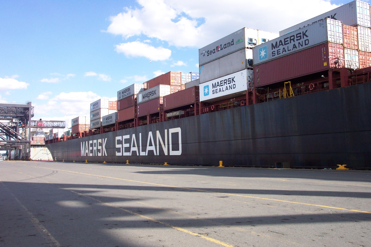 The forward 2/3 of the SEALAND COMMITMENT, a 950-foot containership (Image credit: Captain Albert E. Theberge) The forward 2/3 of the SEALAND COMMITMENT, a 950-foot containership