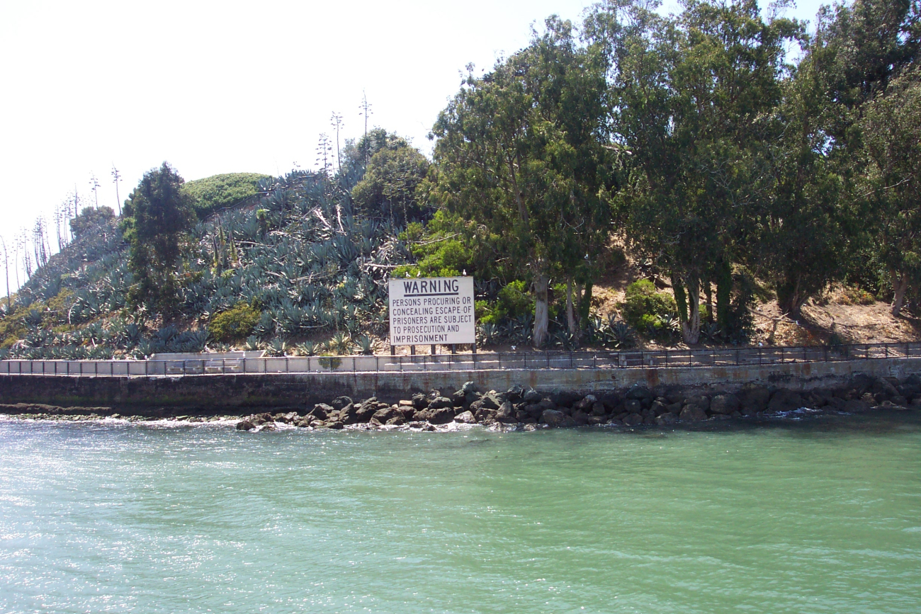 Warning sign at Alcatraz