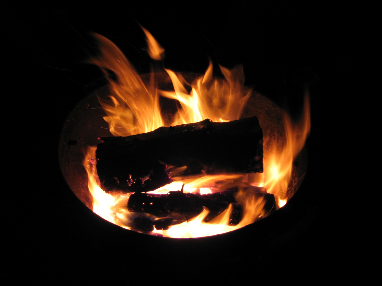 Campfire at Geographic Harbor (Image credit: Collection of Frank Cantelas, NOAA/OAR/OER | Steve Sellers) Campfire at Geographic Harbor