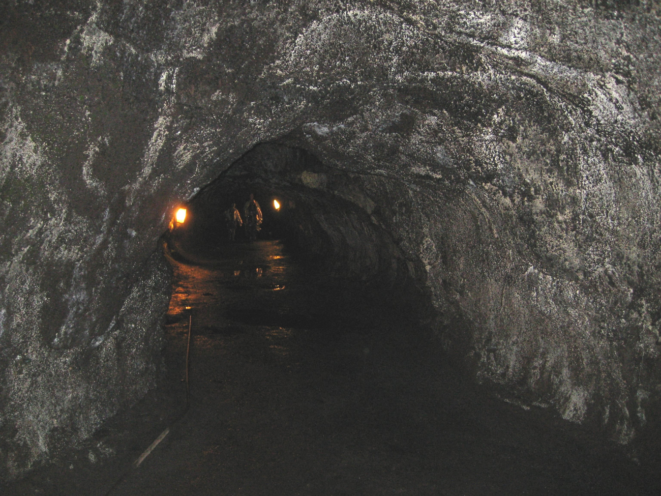 Inside Thurston Lava Tube (Image credit: LCDR Eric Johnson) Inside Thurston Lava Tube