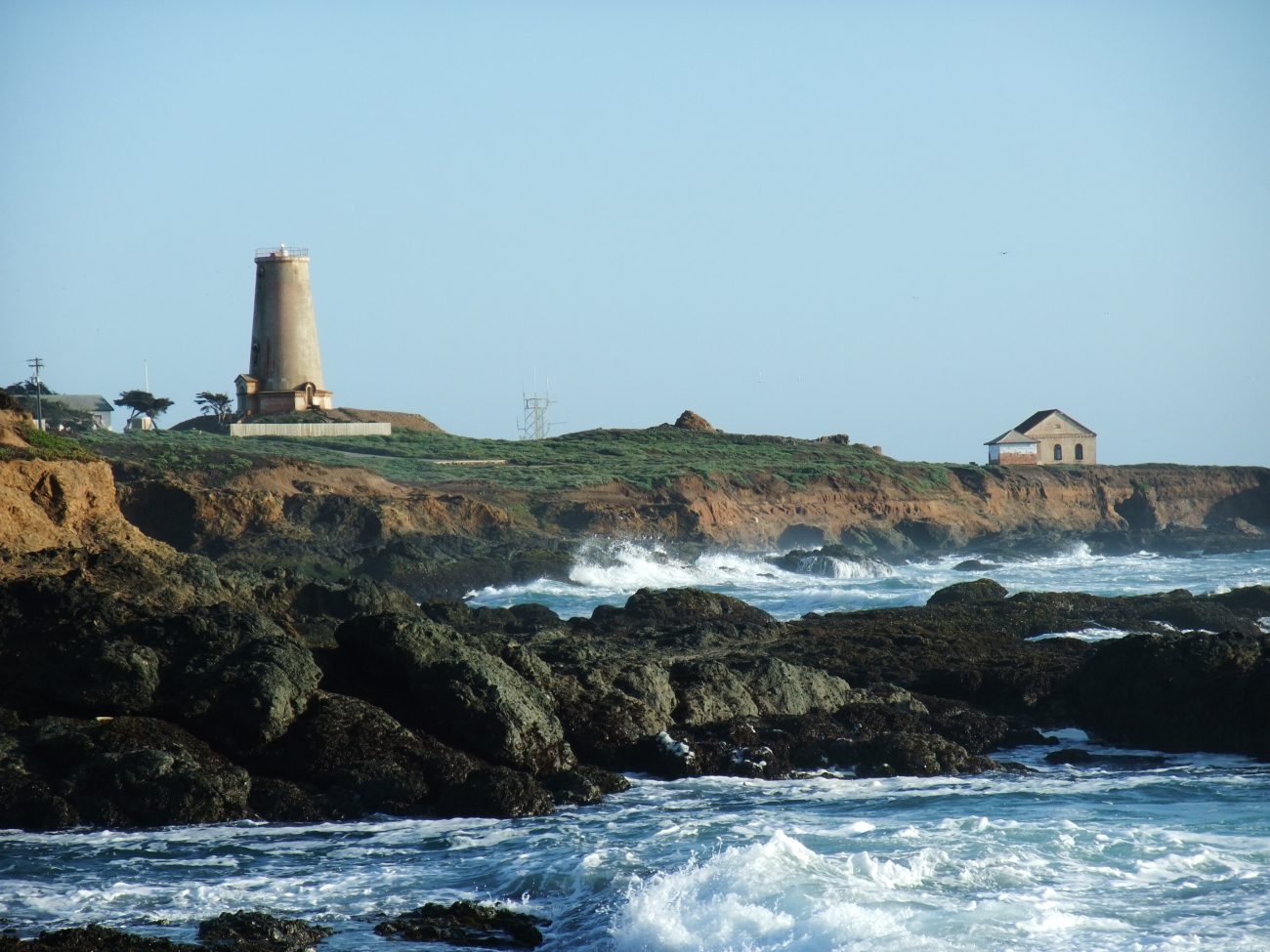 Looking south to the Point Piedras Blancas lighthouse over the shoreline at ahigh tide (Image credit: NOAA NMFS/SWFSC/PRD | Wayne Perryman NMFS/SWFSC/PRD) Looking south to the Point Piedras Blancas lighthouse over the shoreline at ahigh tide