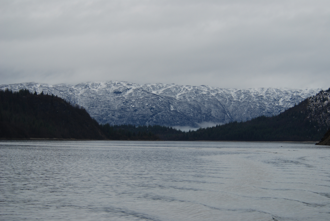 Odd appearing mountain ridge - perhaps scoured by glaciers (Image credit: Crew and Officers of NOAA Ship FAIRWEATHER) Odd appearing mountain ridge - perhaps scoured by glaciers
