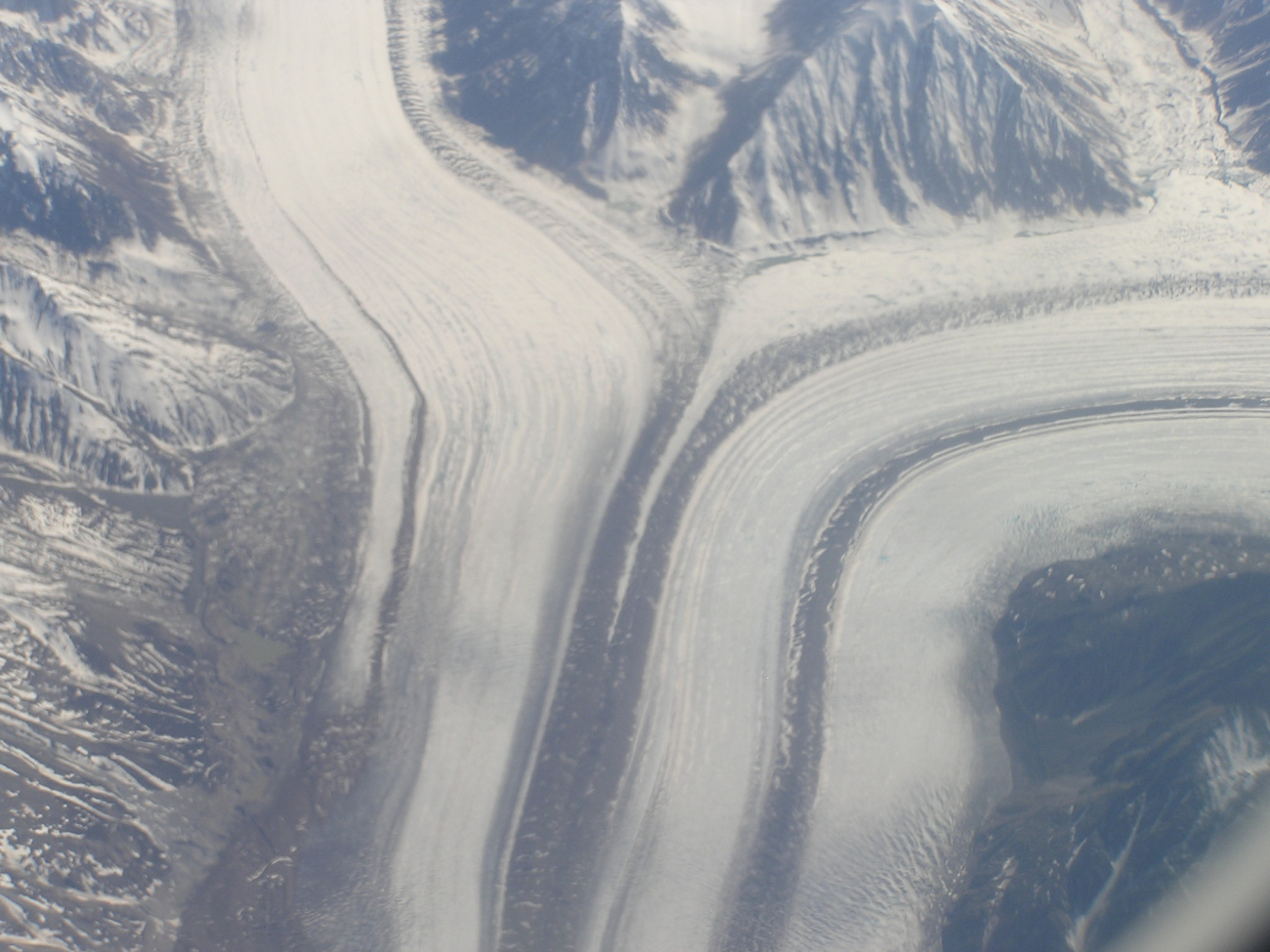 Flying over the juncture of two glaciers (Image credit: Crew and Officers of NOAA Ship FAIRWEATHER) Flying over the juncture of two glaciers