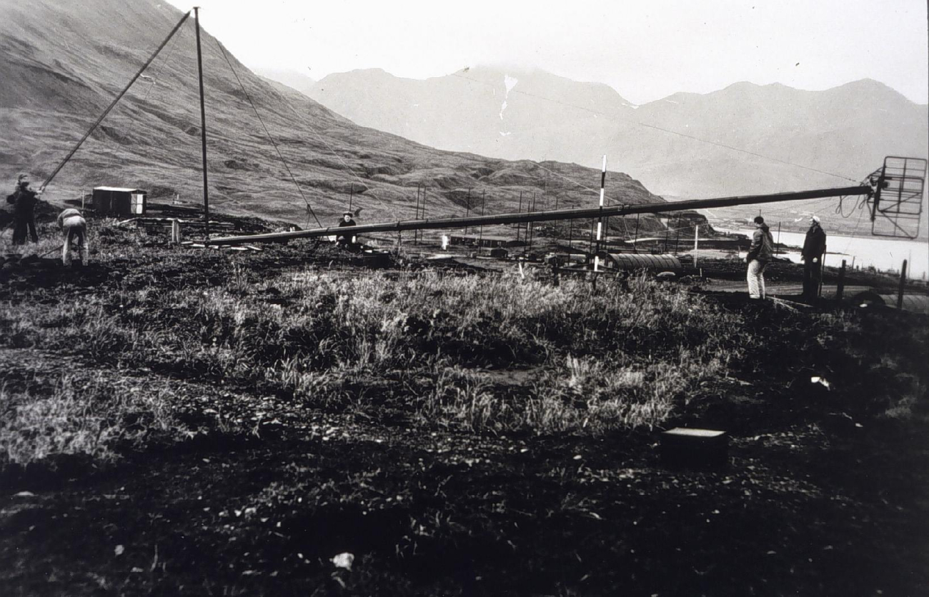 Shore station Shoran antenna being raised (Image credit: C&GS; Special Report Burmister 1945-103) Shore station Shoran antenna being raised