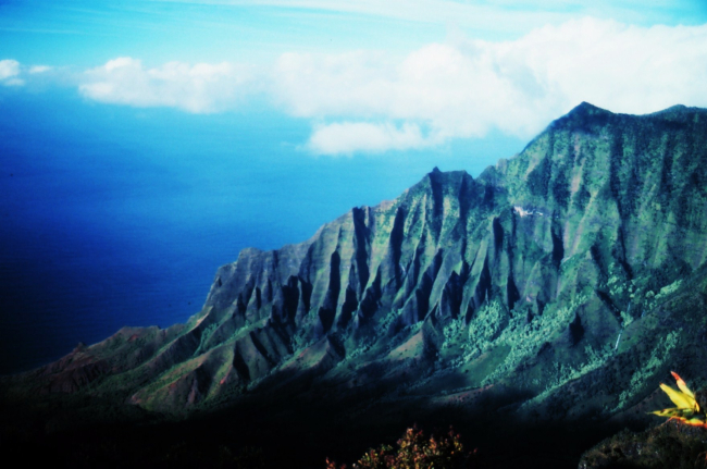A knife-edge ridge on Kauai on the Na Pali coast