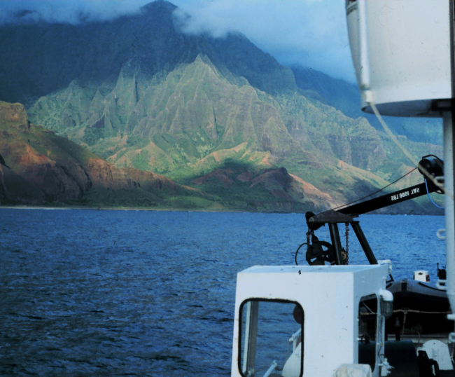 Sailing along the coast of Kauai