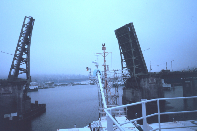 The 15th Avenue Bridge opening to allow the NOAA Ship RONALD H