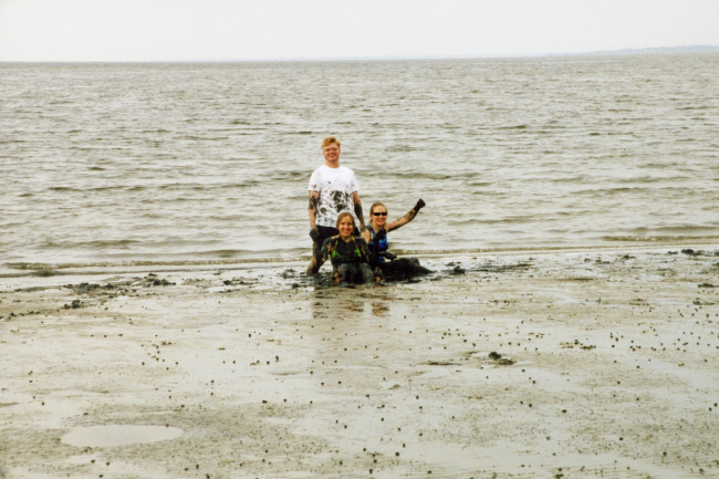 Mud bottom, as opposed to sand bottom, characterizes much of the near shorearea on the sounds and tidal creeks of Georgia's Golden Isles