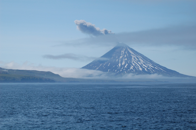 Mount Cleveland erupting ash
