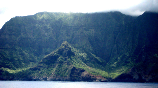 A view from offshore of the Na Pali coast, along the northwest shore of Kauai