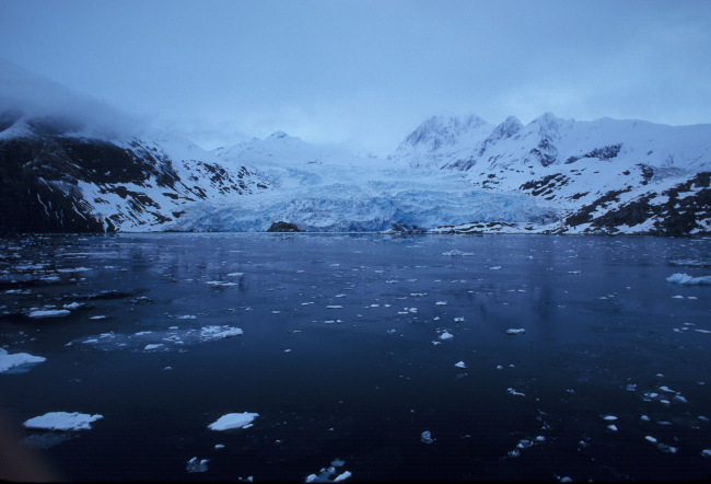 Magnificent panorama of glacier and mountains